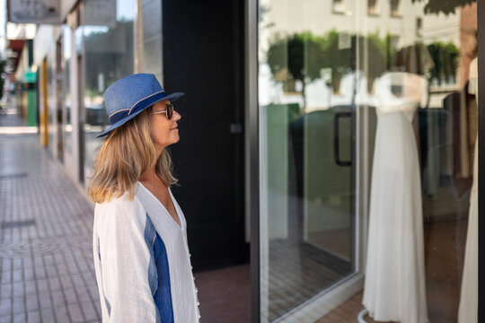 mature woman shopping