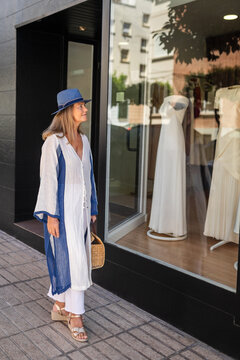 mature woman shopping