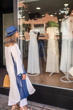 mature woman shopping