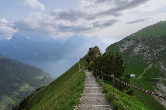 Сonstructed footpath from Klingenstock to Fronalpstock