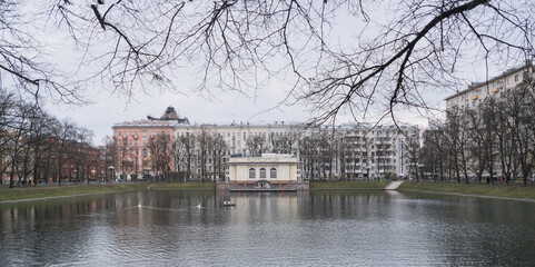 views of the patriarch's ponds in Moscow in autumn