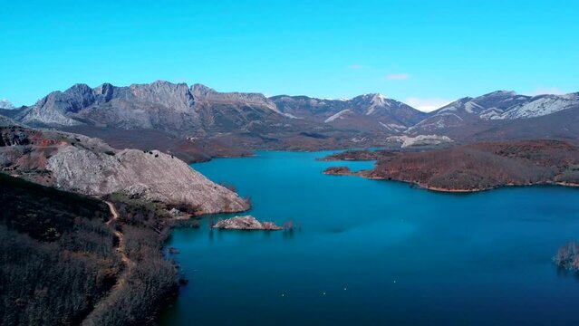 Embalse del Porma (Le&oacute;n)