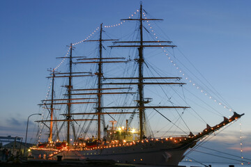 函館港に海王丸