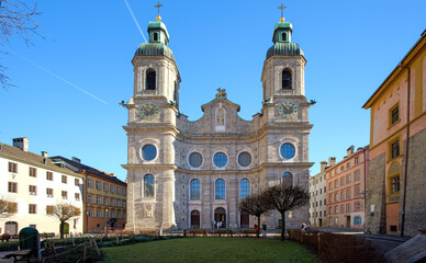 Fototapeta na wymiar Innsbruck Altstadt Dom St. Jacob mit Domplatz