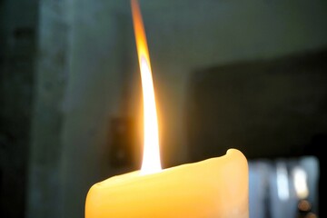Kerzenlicht in Klosterkirche 