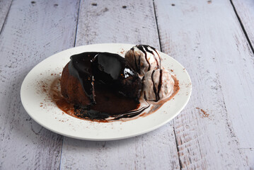 chocolate molten lawa cake with ice cream