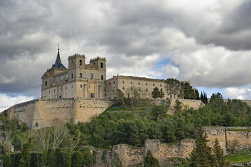 Fototapeta na wymiar beautiful view of the ucles monastery with cloudy sky