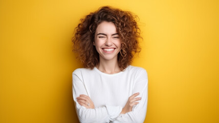Obraz premium Portrait of an excited young woman celebrating success