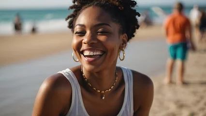 Photo sur Plexiglas Coucher de soleil sur la plage Vacation black woman smiling and laughing on a sunny beach
