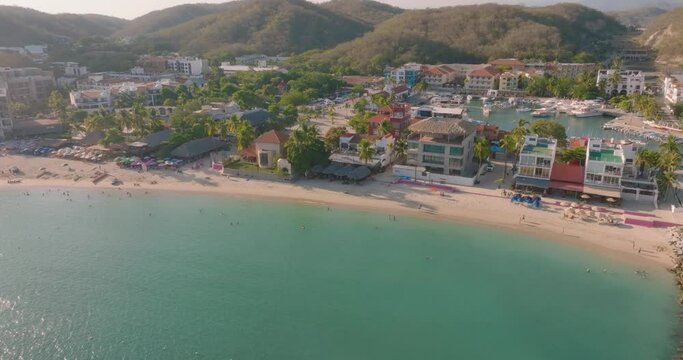 Bah&iacute;a Santa Cruz Huatulco