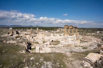 Blaundos Antique City is 40 km from Sulumenli, Usak. The city, which is close to the Phrygian border in the Lydian Region, was founded by the Macedonians after Alexander the Great's expedition 