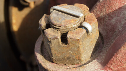 self-locking nut, a nut that cannot be unscrewed