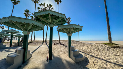 Canopies that look like flying saucers along venice beach california