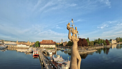 360-Grad-Umkreisung um Imperia State bei Sonnenaufgang. Bodensee, Konstanz, Baden-Württemberg,...