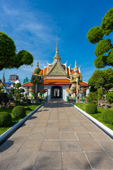 Statues of buddhist giants demon guardians at Gates to Ordination Hall Wat Arun. - 751922920