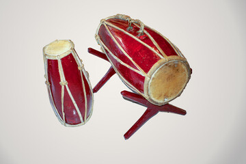 alat musik tradisional gamelan jawa. alat musik bernama kendang, gendang, atau ketipung.