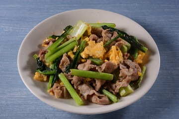 豚肉と小松菜の中華風卵炒め