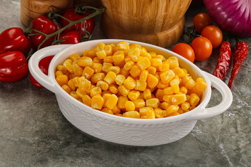 Sweet canned ripe corn grain