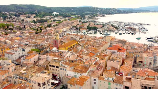 Vue aérienne de St Tropez, Côte d'Azur, France