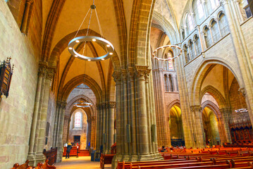 Naklejka premium Innenansicht der Kathedrale St. Peter (Genf)