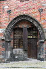 Fototapeta na wymiar entrance to the cathedral,Front entrance to a church ,door to the church, old gothic door 