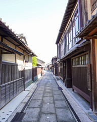 中世の港町から近世の城下町へと発展した小浜西組の伝統的な町並み（福井県小浜市）