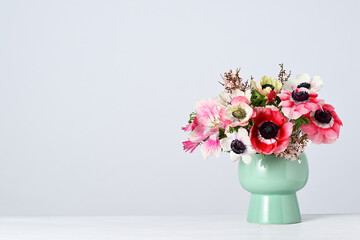 Beautiful bouquet of anemones - 752134353