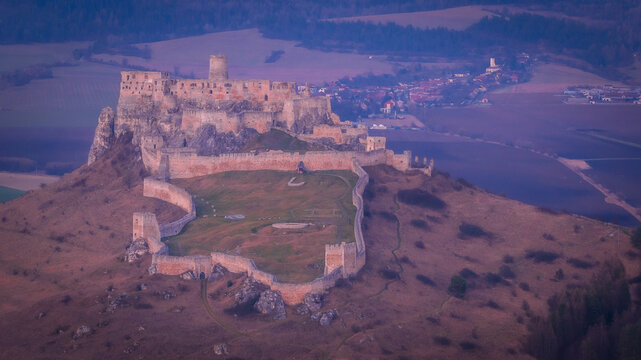 Spi&scaron;sk&yacute; Hrad, Spi&scaron; Castle, Slovensko, Slovakia