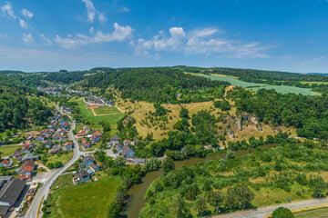 Ausblick auf den Naturpark Altmühltal bei Altendorf in Oberbayern