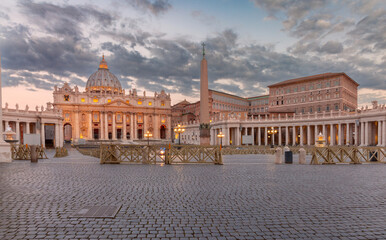 Fototapeta na wymiar St. Peter's Basilica in Rome at dawn. Vatican.