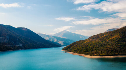 Fototapeta na wymiar autumn landscape of mountains and lake in Georgia