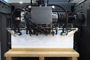 Automatic sheet feeder for professional digital printing machine