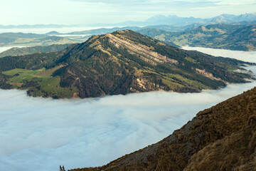 Rossberg im Nebelmeer, Kanton Schwyz, von der Rigi aus gesehen, Schweiz