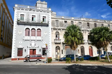 Zelfklevend Fotobehang View at a colonial house of Havana in Cuba © fotoember