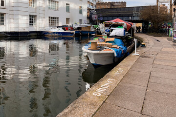 Fototapeta na wymiar View of the Regent’s canal in Camden town in London, England