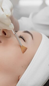 Treatments using natural ingredients: Gentle and effective skincare methods that use natural ingredients for healthy, glowing skin. Skin treatment in the Dermatology Clinic: The use of specialized