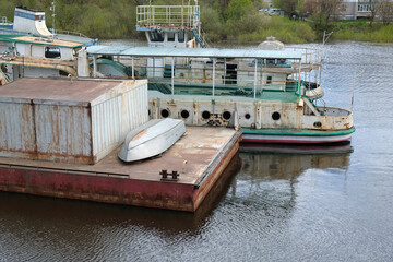 Fototapeta na wymiar old boat on the river