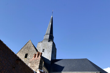 église à Sainte Suzanne
