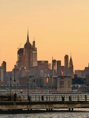 Obraz premium city skyline at sunset