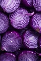 Obraz premium Textured Close-Up of Sliced Purple Onions
