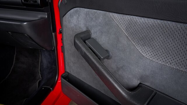 Passenger door arm rest