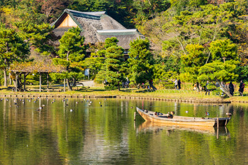 日本の風景・秋　神奈川県横浜市　紅葉の三溪園