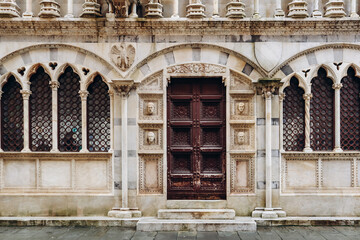 Fototapeta na wymiar Santa Maria della Spina, a small church in the Italian city of Pisa