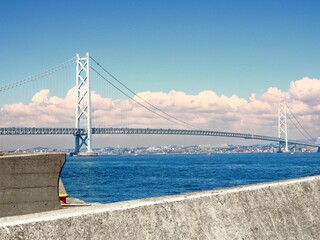 晴れの日の明石海峡大橋