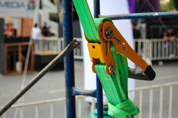 Green nylon lifting slings with lock for industrial use during safety