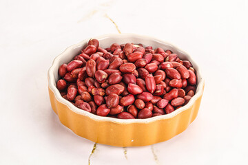 Raw peanut heap for roast