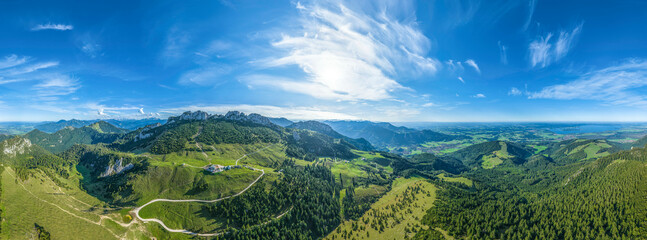 Herbstliche Stimmung an der Kampenwand in den Chiemgauer Alpen, 360 Grad Rundblick über die Region