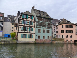 Fototapeta na wymiar Maisons à colombages à Strasbourg