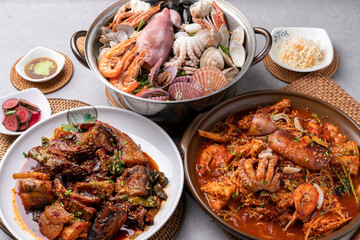 Pollack, pollack, pollack, steamed seafood, seafood, shrimp, squid, clams, side dishes, spicy, Korean food