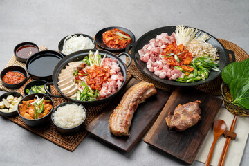 Korean food, pork belly, pork neck, oven, side dish, stew, kimchi, garlic, red pepper, green onion, mushroom, perilla leaf